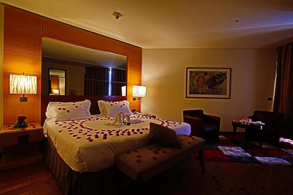 Coral Beach Hotel And Resort Beyrouth Extérieur photo